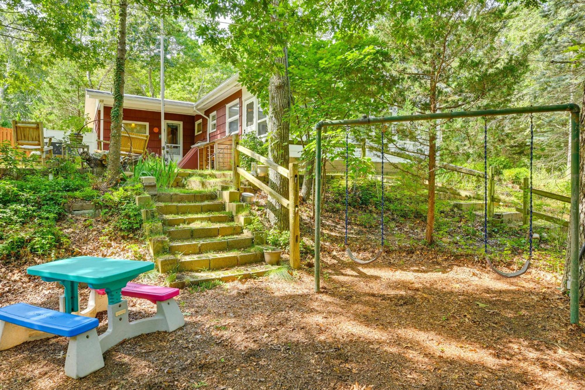 Home In Long Island Wine Country - Walk To Beach! Cutchogue Εξωτερικό φωτογραφία