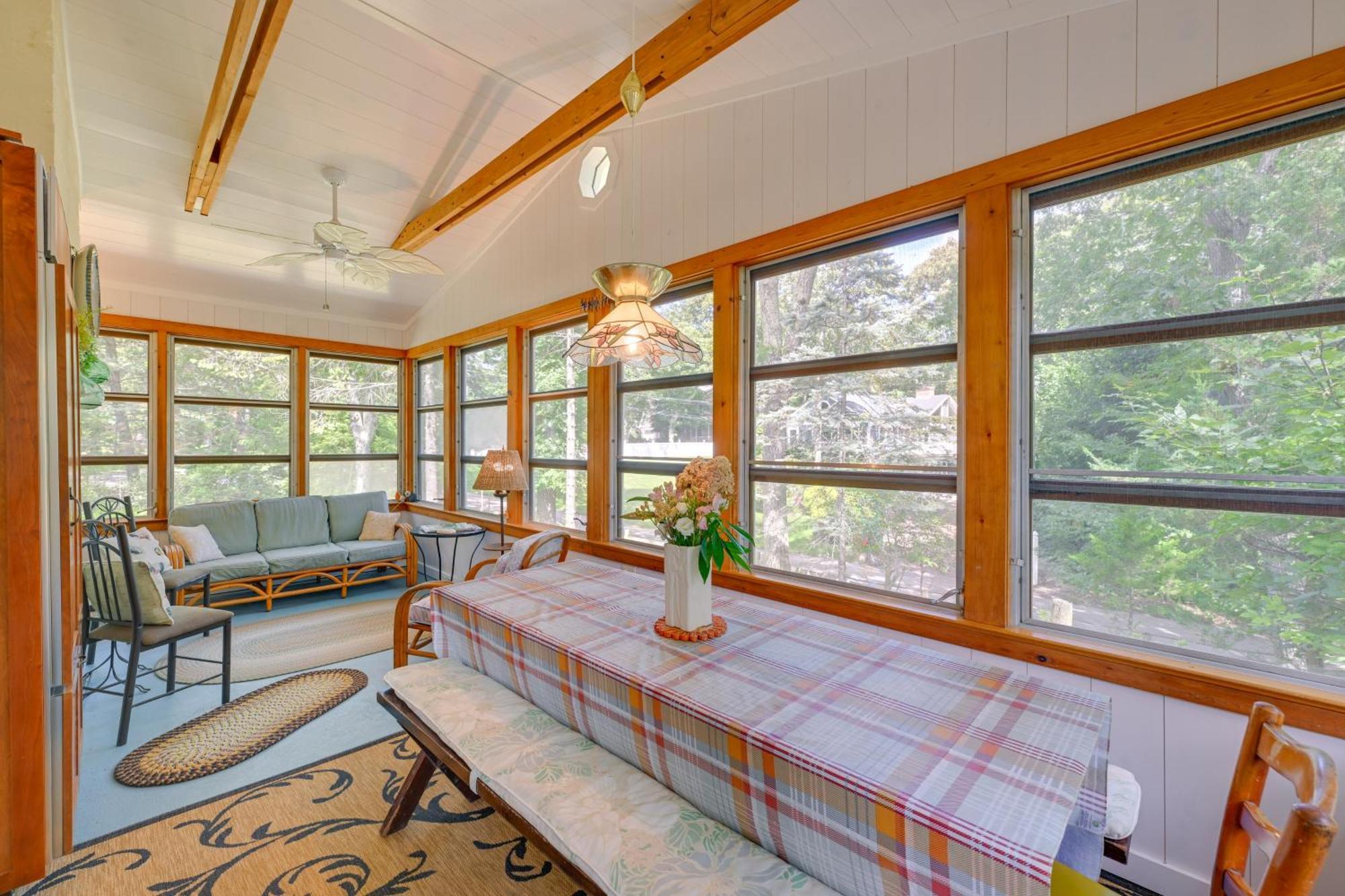 Home In Long Island Wine Country - Walk To Beach! Cutchogue Εξωτερικό φωτογραφία