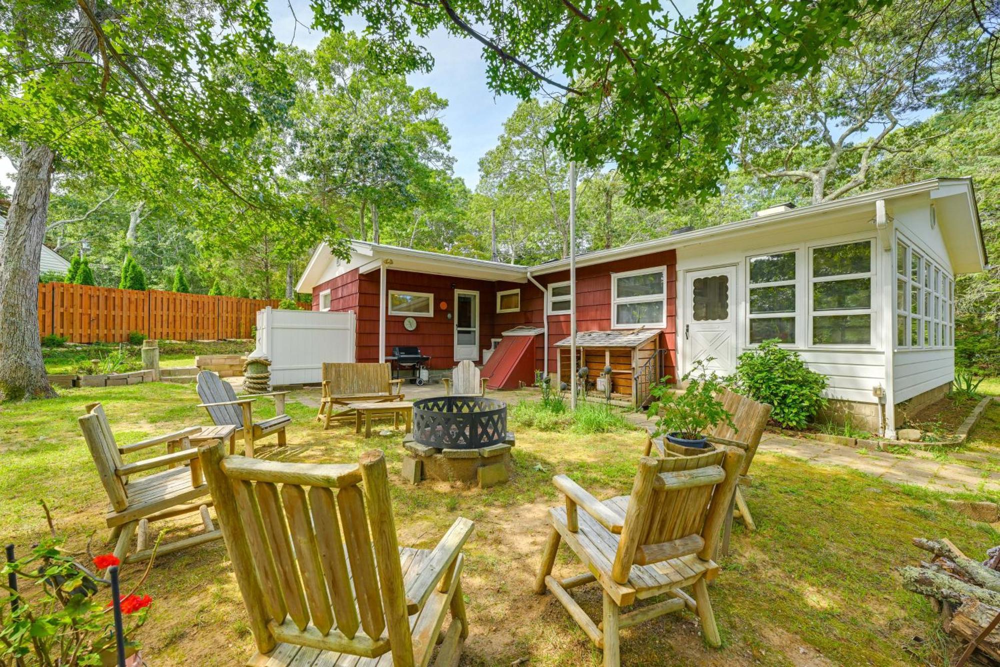Home In Long Island Wine Country - Walk To Beach! Cutchogue Εξωτερικό φωτογραφία